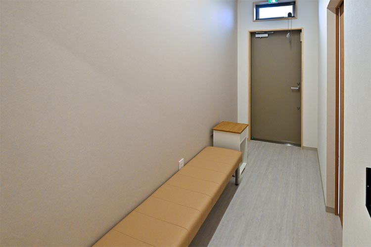 発熱外来待合室